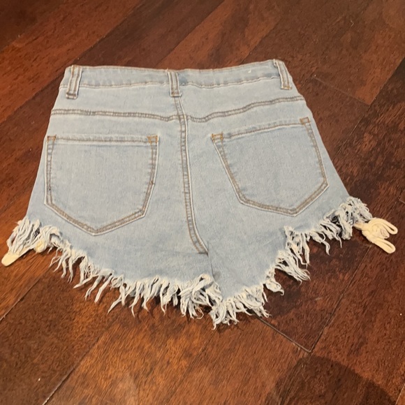 Denim shorts - Picture 2 of 3